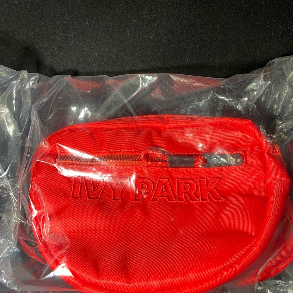 Beyonce Ivy Park Belt Bag Real Coral NWT!!!!!!!!!! - Picture 4 of 5